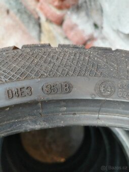 Pneu Continental zimní 235/40 r19 - 2