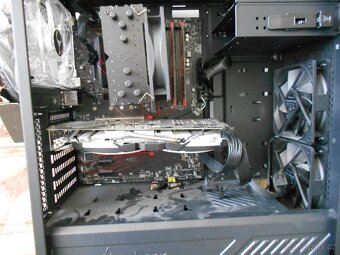 Sharkoon herní pc bez HDD na náhradní díly - 2