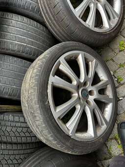 Kola Škoda rs 18 pirelli - 2