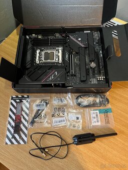 ASUS ROG STRIX B650E-F GAMING WIFI - Základní deska - 2