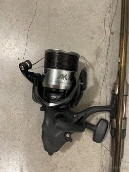 Prodám rybářský prut Mivardi Imperium Carp 360H + naviják Ok - 2