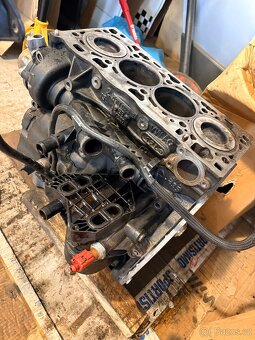 Motor VW T6 CXE Bi-Tdi 150kw poškozený ve válci - 2