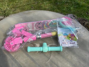 Nová dětská LED koloběžka scooter (116) - 2