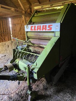 Lis na kulaté balíky. Claas Rollant - 2