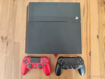 PlayStation 4 500GB + 2 ovladače - 2