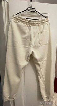 Mikina s kapucí + tepláky. - 2