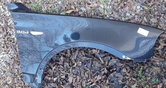 BMW X3 e83 - Pravý přední blatník - 2