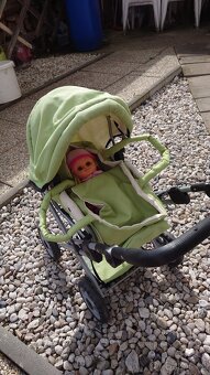 Dětský kočárek s panenkou - 2
