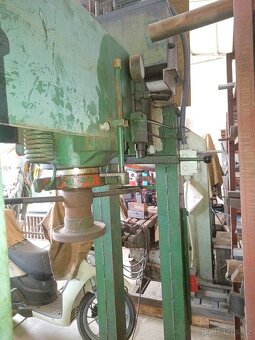 Hydraulický lis - 2