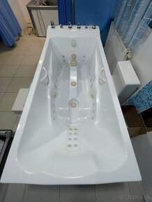 Hydromasážní vana - 2