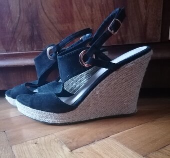 Sandály (espadrilky) na klínku vel. 40 - 2