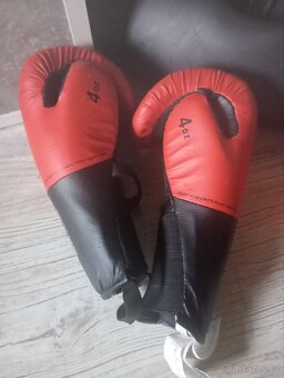 Boxovací pytel a rukavice značky Decathlon - 2