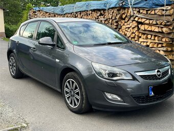 Opel astra J 1.4i 103kW/140PS Xenon naj 168xxxkm - 2