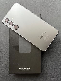 Samsung Galaxy S24 / 8+256 / V záruce do 6/2027. - 2