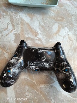 Ovladač PS4 - 2