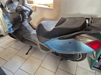 Skútr Aprilia Atlantic 250 - 2