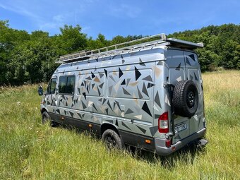 Offroad obytka pro 6 osob Sprinter 4x4 - 2