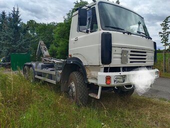 LIAZ 300 hákový nosič kontejnerů - 2