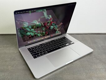 MacBook Pro 16'' 2019 / i9 / 64GB / 1TB SSD / Silver - 2