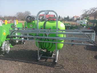 postřikovač Brandi 400l o záběru 12m - 2