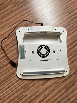 Chladicí podložka pod notebook Belkin bílá – USB připojení - 2