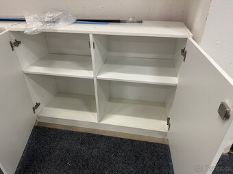 Skříň závěsná na klíč - 2