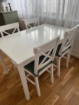 jídelní stůl +4židle - 2