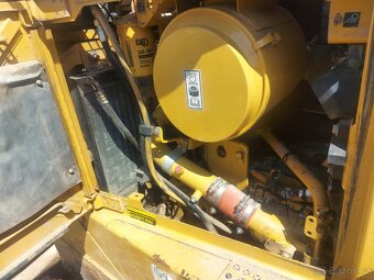 CAT D6T buldozér - 2