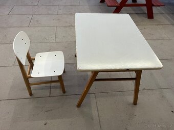Dětský stoleček na malování se židličkou - 2