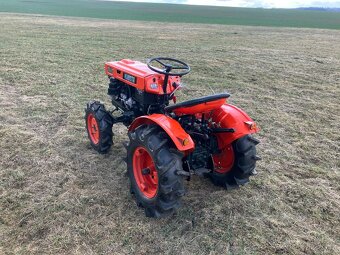 JAPONSKÝ MALOTRAKTOR KUBOTA B6000 4X4 REPASOVANÝ - 2