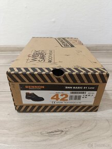 Nepoužitá pracovní obuv vel.42 - 2