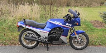 Kawasaki GPZ 900 R - 2