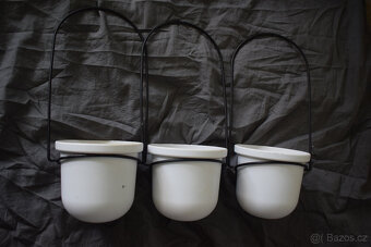 3 závěsné obaly na květináče na kovové konstrukci - 2