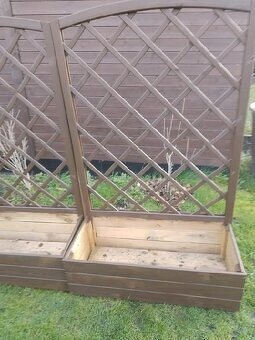 Truhlík dřevěný - 2