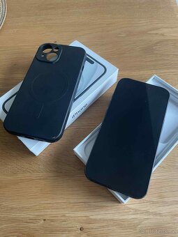 iPhone 15 128GB černá - 2
