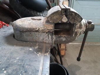 Dílenský svěrák s kovadlinkou samotný nebo s ponkem - 2