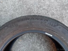 Pneu 225/55 R17 - 2