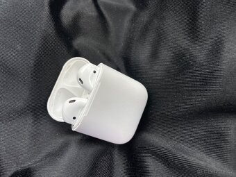 Apple AirPods - 2