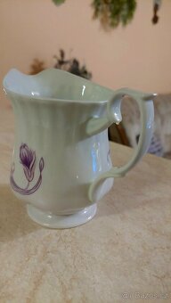 Malá porcelánová konvička - 2