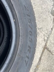 Zimní pneu 215/65/17 - 2