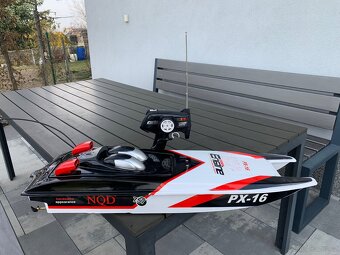 RC loď katamarán PX-16 - 2,7Ghz - 2