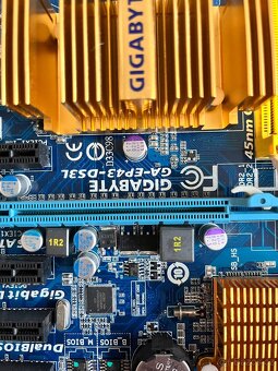 Gigabyte GA-EP43-DS3L s procesorem Intel - 2