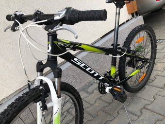 Kolo Scott. Junior 24 - 2