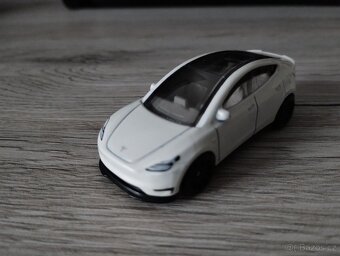 Tesla Model Y Hot Wheels. 80 Kč. Brno/Popůvky - 2