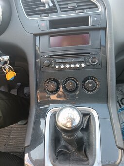 Peugeot 5008 - 2