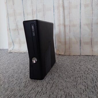 Xbox 360 + 2 hry - 2