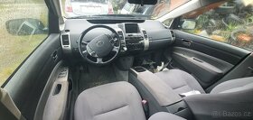 Toyota prius - 2