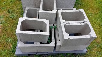 Prodám ztracené bednění 40x50x25 6ks - 2