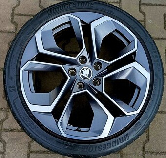 Disky originální Škoda Octavia IV RS 5x112 R19 Altair - 2