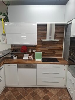 Bílá lesk MDF fólie - 2